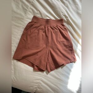 lululemon high waist ribbed short in coral -hard to find!!